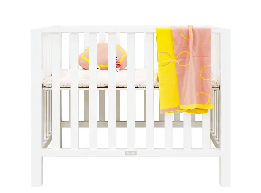 playpen-brent-white-excl-wheels.webp