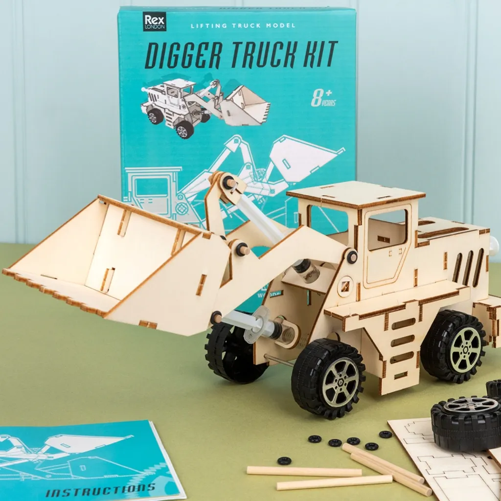 29212-make-your-own-hydraulic-digger-truck_Lifestyle1024.jpg.webp