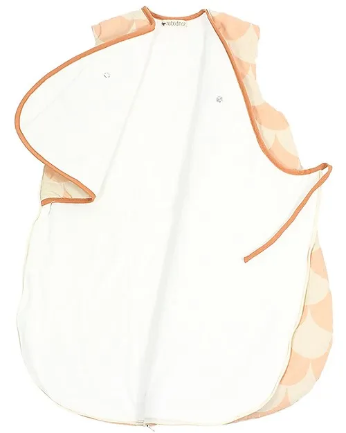 nobodinoz-montreal-sleeping-bag-1-7-tog-pink-scales-3-6-months-organic-cotton-sleeping-bags_37717.webp