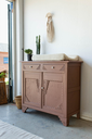 2233-Oudroze-vintage-commode-2-scaled.webp