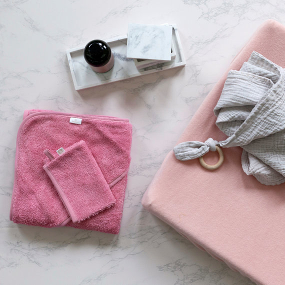 Bath_cape_Terry_75x75cm_BEMINI_Berry.webp