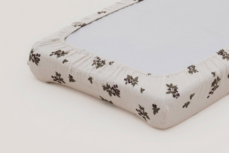 garbo-friends-garbo-friends-muslin-changing-mat-co.webp