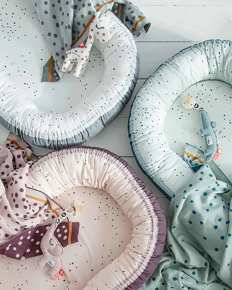 done-by-deer-cozy-nest-dreamy-dots-blue-cotton-suitable-from-birth-baby-nest_67233_zoom.webp