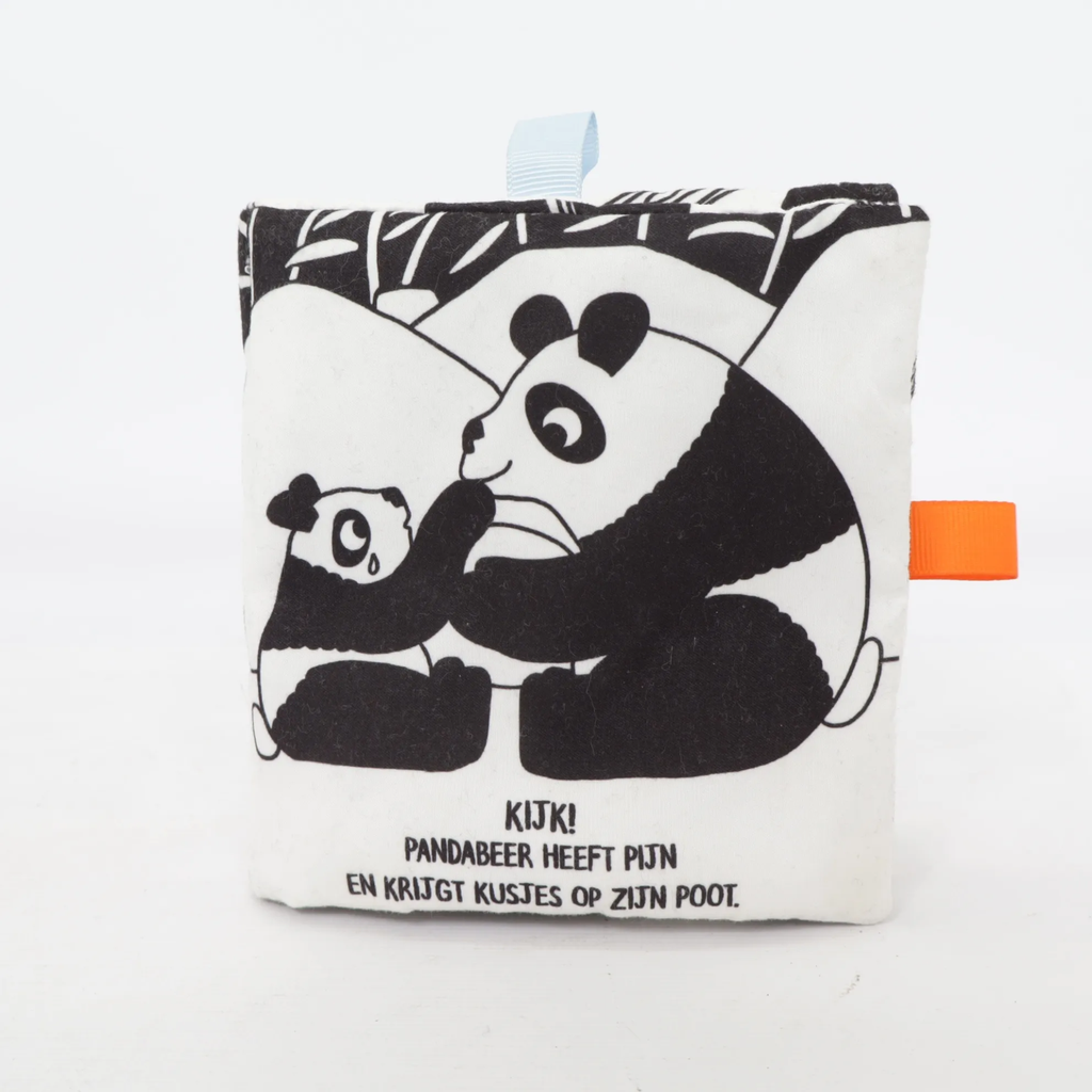 Knisperboekje panda met contrasterende prenten